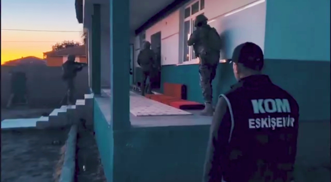49 İlde Tefecilik Ve Dolandırıcılık Operasyonu: 115 Şüpheli Yakalandı