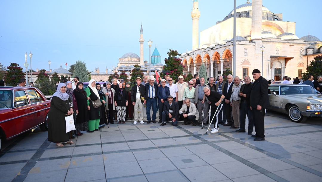 Konya Büyükşehir’den huzurevindeki büyüklerimize nostaljik sürpriz