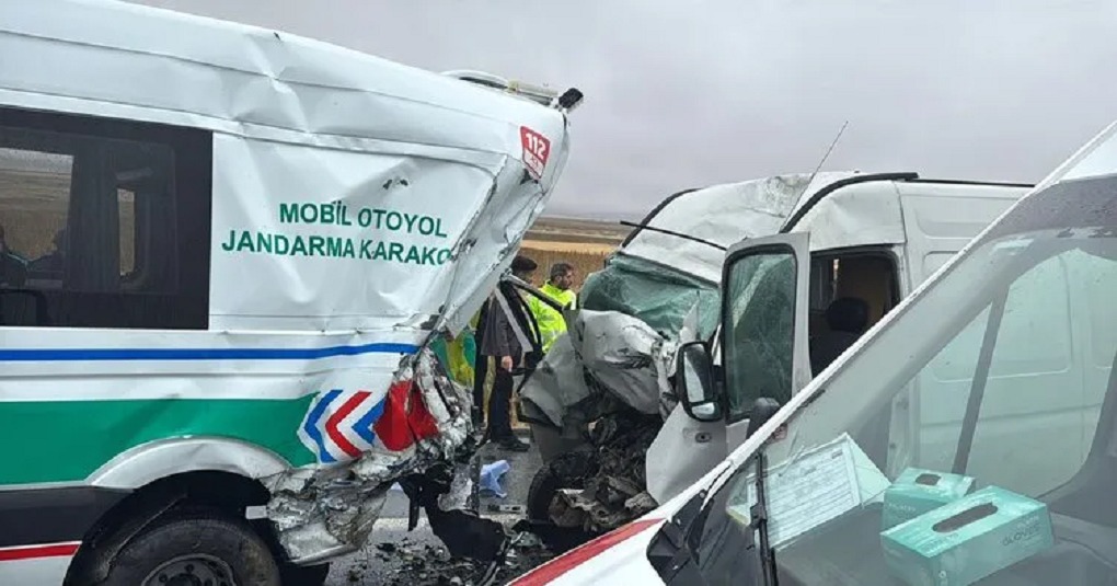 Aksaray’da Feci Kaza: 2 askerimiz şehit oldu, 1 kişi öldü, 4 yaralı!