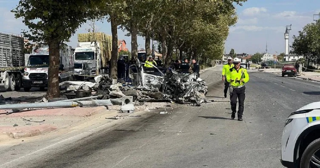 Konya'da Kırmızı Işıkta Dehşet! Feci Kazada Bir Kişi Hayatını Kaybetti!
