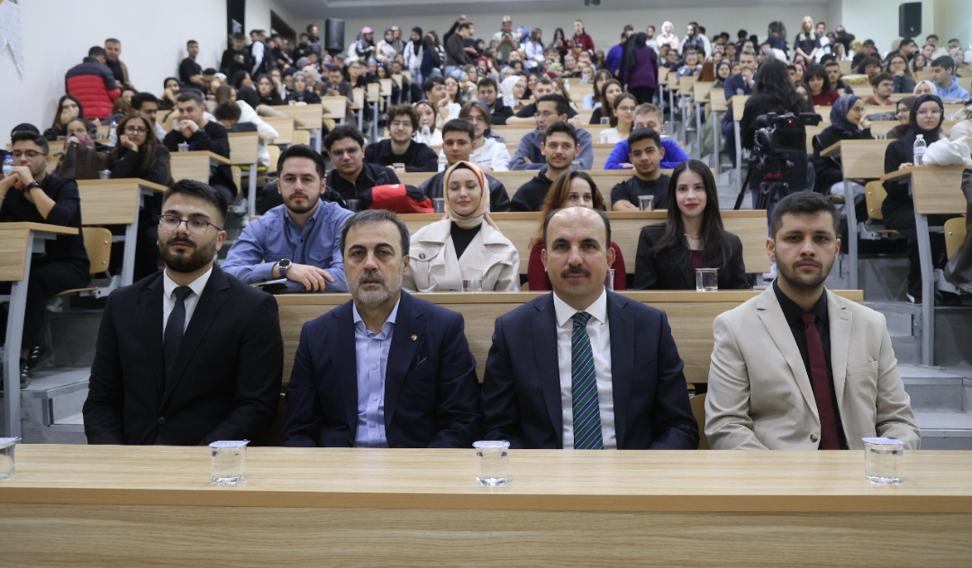 Başkan Altay Gençleri Boykot Konusunda Duyarlı Olmaya Çağırdı