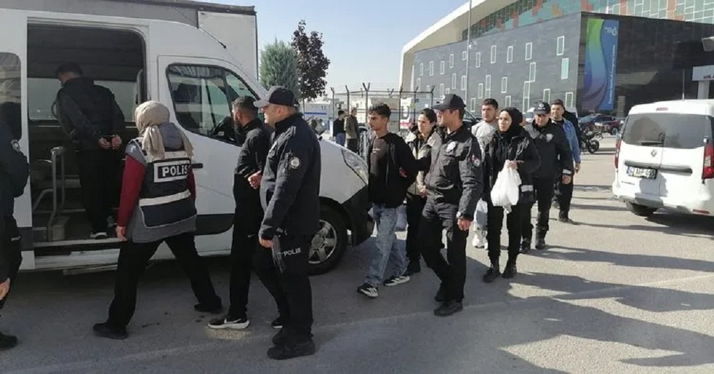 Konya’da Narkotik Operasyonu: 500’e Yakın Şüpheli Gözaltında