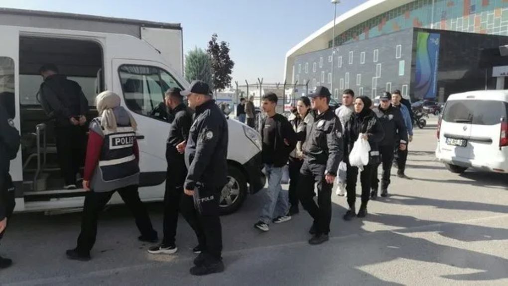 ‘Narkokapan-Konya’ Operasyonunda ‘Torbacılara’ Büyük Darbe!369 Şüpheli Tutuklandı!