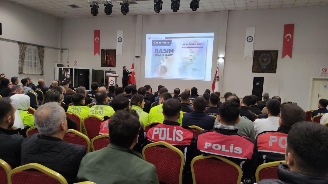 Konya’da Emniyet Mensuplarına “Basın Kartı” Konulu Bilgilendirme Semineri