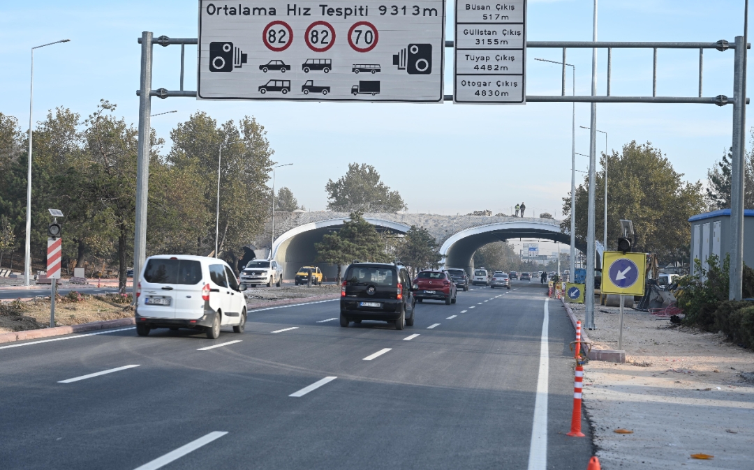 Marangozlar Köprülü Kavşağı’nın Alt Kısmı Trafiğe Açıldı