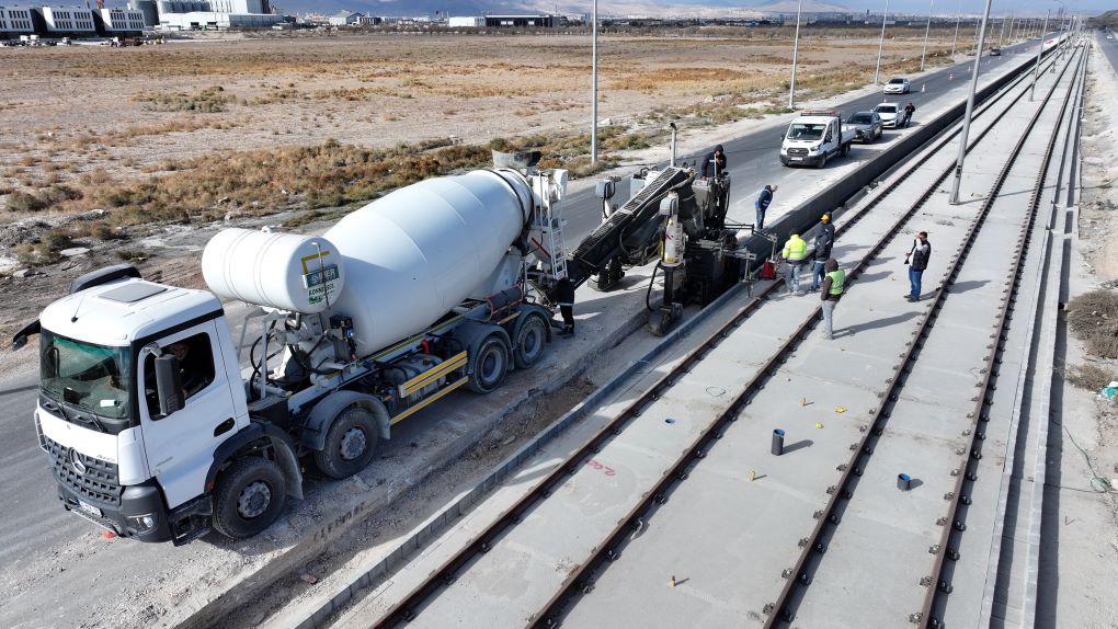 Konya Tramvay Hattında Trafiği Aksatmayan Hızlı ve Güvenli Çalışma!