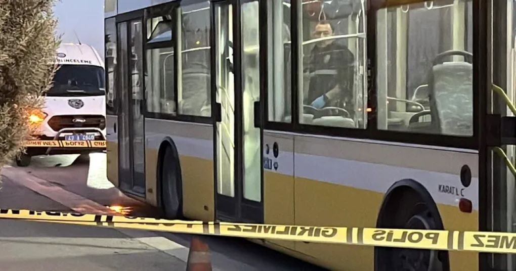 Konya’da Belediye Otobüsünde Bıçaklı Dehşet: ‘Yan Bakma’ Tartışması Kanlı Bitti!