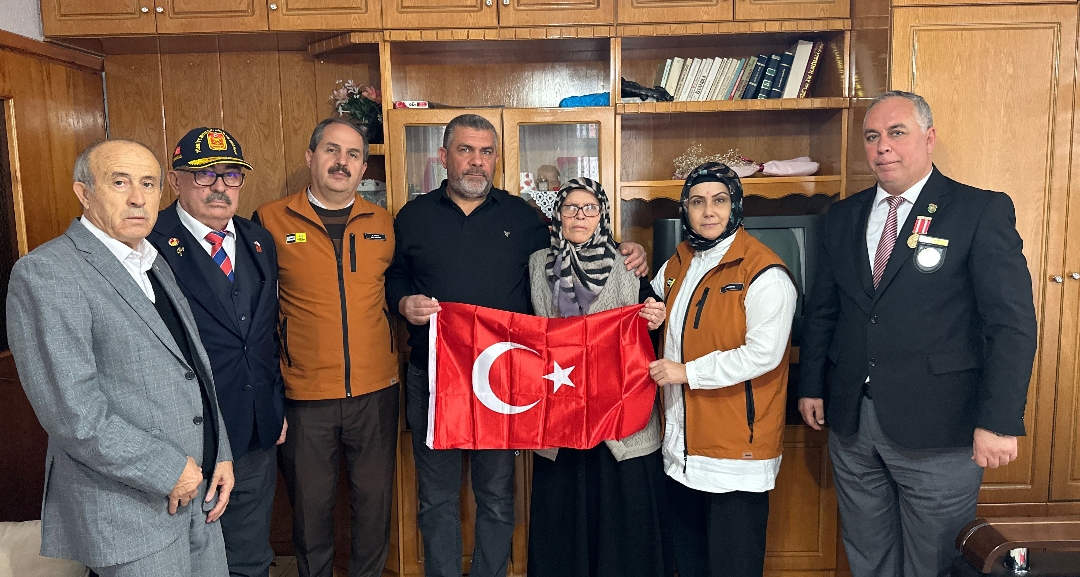 Konya Büyükşehir’den Öğretmenler Günü’nde Şehit Öğretmen Ailelerine Anlamlı Ziyaret