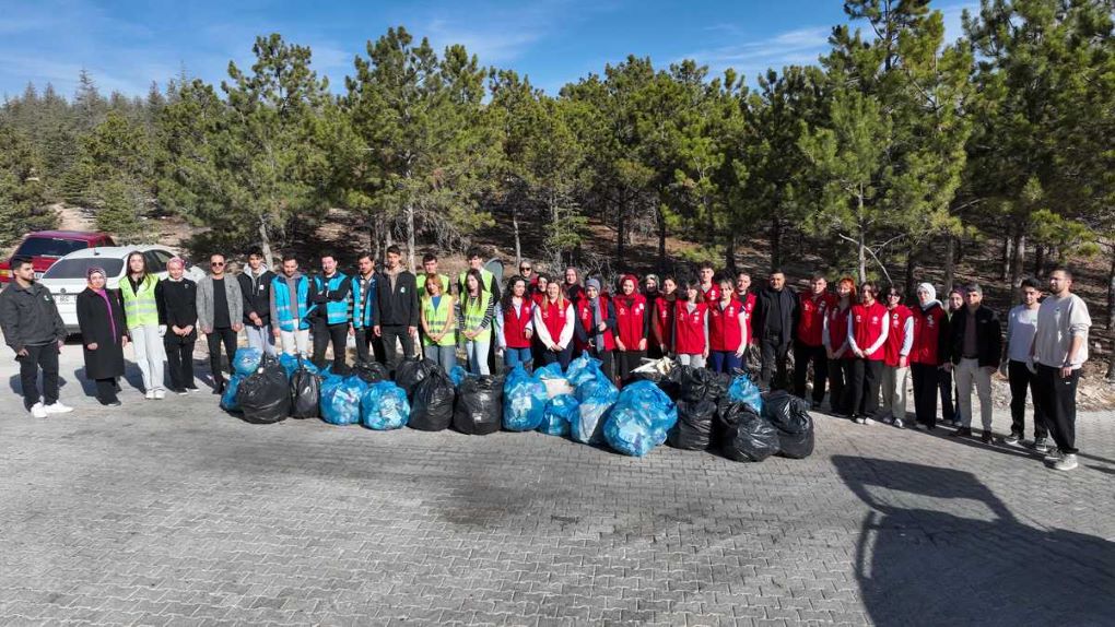 Selçuklu’da Çevre Seferberliği Sürüyor: 16. Temizlik Etkinliği Akademi Mahallesi’nde Yapıldı