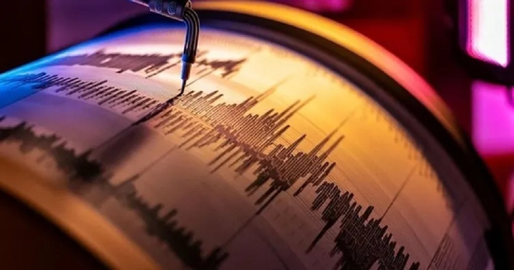 Balıkesir Sındırgı’da 4.9’luk Deprem Panik Yarattı: Ekipler Sahada