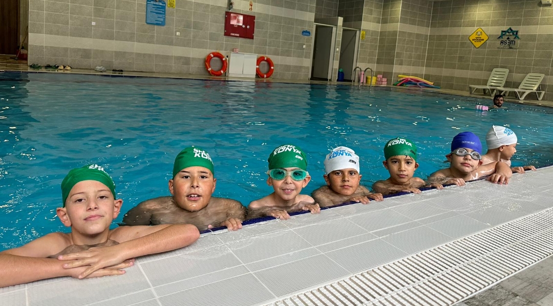 Konya’da Çocuklar Yüzmeyle Buluşuyor: 20 İlçede 15 Bini Aşkın Öğrenci Eğitim Alıyor