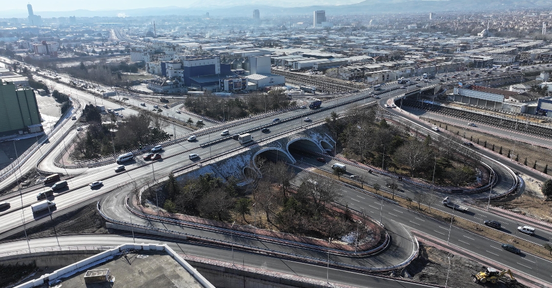 Marangozlar Köprülü Kavşağı Tam Kapasiteyle Trafiğe Açıldı