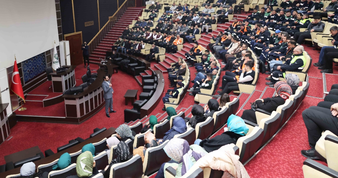 Karatay Belediyesi Personeline Dijital Bağımlılıkla Mücadele Eğitimi