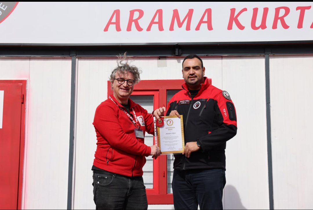 Yaren Derneği Başkanı Abdullah Yağcı’ya Türk Kızılay’dan Anlamlı Madalya 