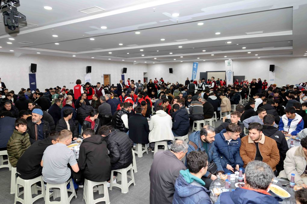 Karatay’da Ramazan Coşkusu Gençlerle ve Mahalle Buluşmalarıyla Sürüyor