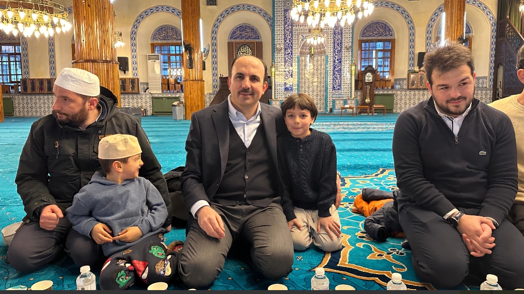 Başkan Altay Kapı Camii’nde Ümmet İftarı Sofrasına Katıldı