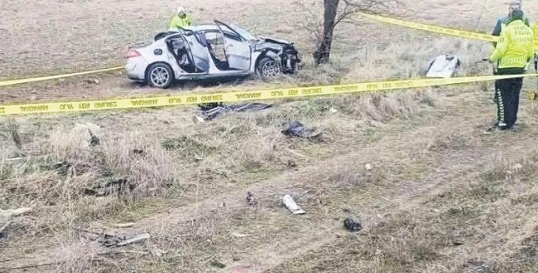 Aksaray'da Feci Kaza!Anne ve Baba Hayatını Kaybetti, 4 Çocuk Yaralandı