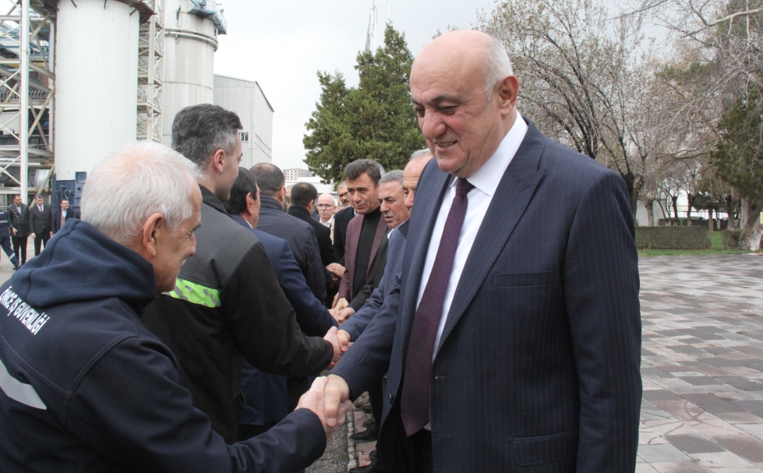 Başkan Erkoyuncu Çalışanlarla Bayramlaştı, Şeker Sektörüne Dikkat Çekti