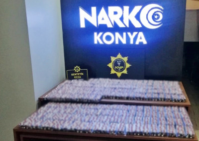Konya Narkotik 'ten zehir tacirlerine operasyon! Binlerce uyuşturucu hap ele geçirildi!