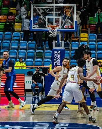 Konya Büyükşehir galibiyetlerine bir yenisini daha ekledi!