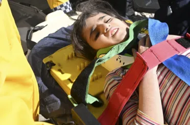 6 yaşındaki çocuk enkazdan sağ çıkarıldı