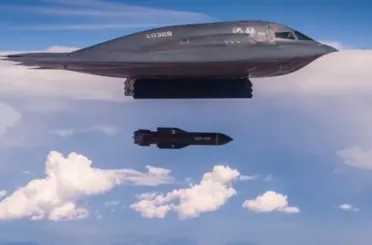 ABD, İran'ı Vurdu! Trump'tan Açıklama: "Tesisler Tamamen Yok Edildi"