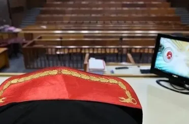 Ankara'da 28 Şubat kafası hortladı! Avukat, mahkeme heyetini ‘başörtülü’ diyerek reddetti