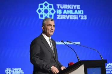 Bakan Bolat İş Ahlakı Zirvesinde Konuştu: Stokçuluğa Torba Yasada 'Katmerli' Ceza Geliyor