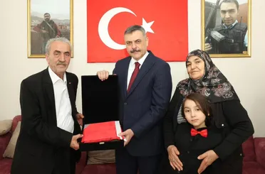 Bakan Çiftçi’den Şehit Ailesine Bayram Ziyareti
