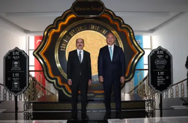 Bakan Ersoy, Konya Büyükşehir Darü’l-Mülk Sergi Sarayı’nı Gezdi