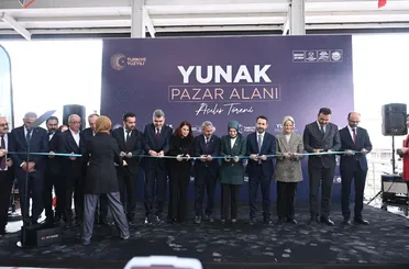 Bakan Göktaş Konya Büyükşehir’in Yunak’a Kazandırdığı Kapalı Pazar Yerinin Açılışını Yaptı