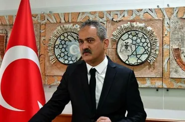 Bakan Özer: Depremin vurduğu 10 ilde eğitim öğretime başlama süresi uzatıldı