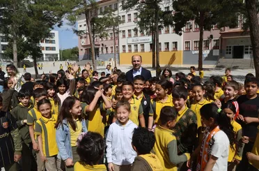 Başkan Altay, Çocukluk Yıllarının Geçtiği Okulda Öğrencilerle Buluştu