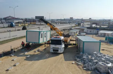 Başkan Altay: “Hatay’daki Konteyner Kentimizde İlk Konteynerleri Yerleştirmeye Başladık”