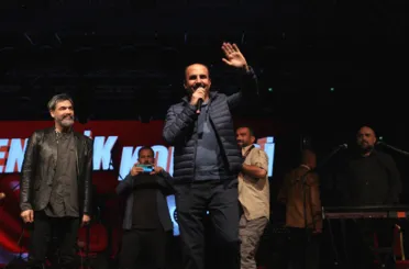 Başkan Altay, Uğur Işılak Konserinde Konyalıların Coşkusuna Ortak Oldu