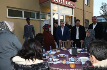Başkan Hasan Kılca Ve Ak Parti Konya Milletvekili Tahir Akyürek İftarını Şefkat Evleri’nde Açtı