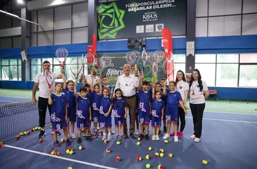 Başkan Kavuş, Meram Yaz Spor Okulu öğrencilerini ziyaret etti