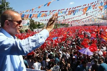 Cumhurbaşkanı Erdoğan’dan AK Parti teşkilatına mesaj: Tek hedefimiz şehirlerimizi yeniden hizmetle buluşturmak