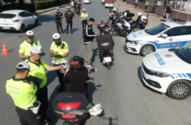 Emniyet ve Jandarma Trafik Ekipleri 2️ Milyon 4️6️4️ bin 1️6️9️ araç denetledi!