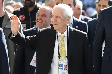 Fenerbahçe’de Aziz Yıldırım Yeniden Başkan Seçildi!
