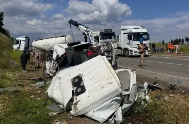 Gaziantep’te Beton Mikseri Minibüse Çarptı: Feci Kaza’da 9 Ölü 10 Yaralı Var!