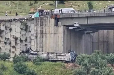 Gaziantep’te Can Pazarı: Viyadükten Uçan Tır Faciasında 3 Kişi Hayatını Kaybetti