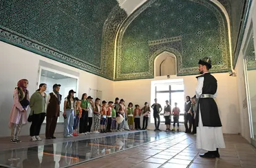 Genç KOMEK Öğrencileri Konya’nın Tarihi Şahsiyetlerini Yakından Tanıdı 