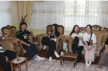 Karapınarlı aile Güney Koreli 4 üniversite öğrencisini evinde misafir etti