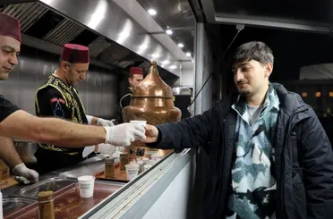 Karatay Belediyesi’nden Şeb-i Arus’a Özel Sahlep İkramı!