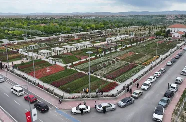 Karatay Mevlana Gül Parkı Yeni Sezon İçin Kapılarını Açtı