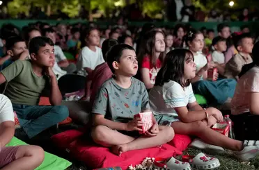 Karatay’da Çocuklara Yaz Sürprizi: Açık Hava Sinema Günleri Başladı