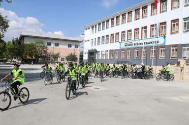 Konya Büyükşehir’in “Güvenli Okul Yolları Projesi” Büyüyor