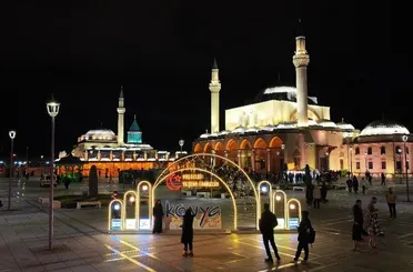 Konya Büyükşehir’in Işıklı TAG'ları Şehrin Ramazan Coşkusuna Katkı Yapıyor