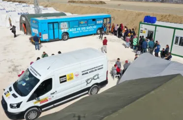 Konya Mobil Gözlük ve Diş Araçları Depremzedelere Derman Oluyor